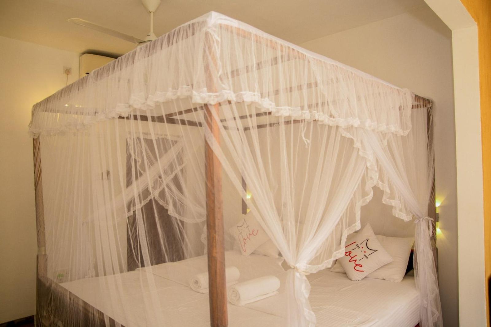 Coconut Style Restaurant&Milinda Guest Hotel Unawatuna Exterior foto