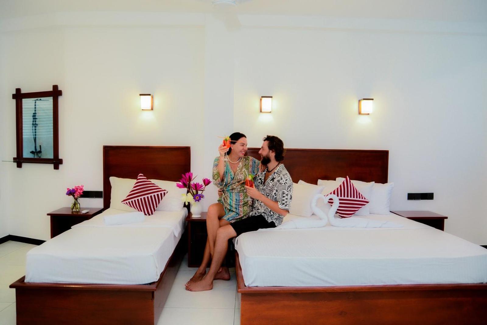 Coconut Style Restaurant&Milinda Guest Hotel Unawatuna Exterior foto